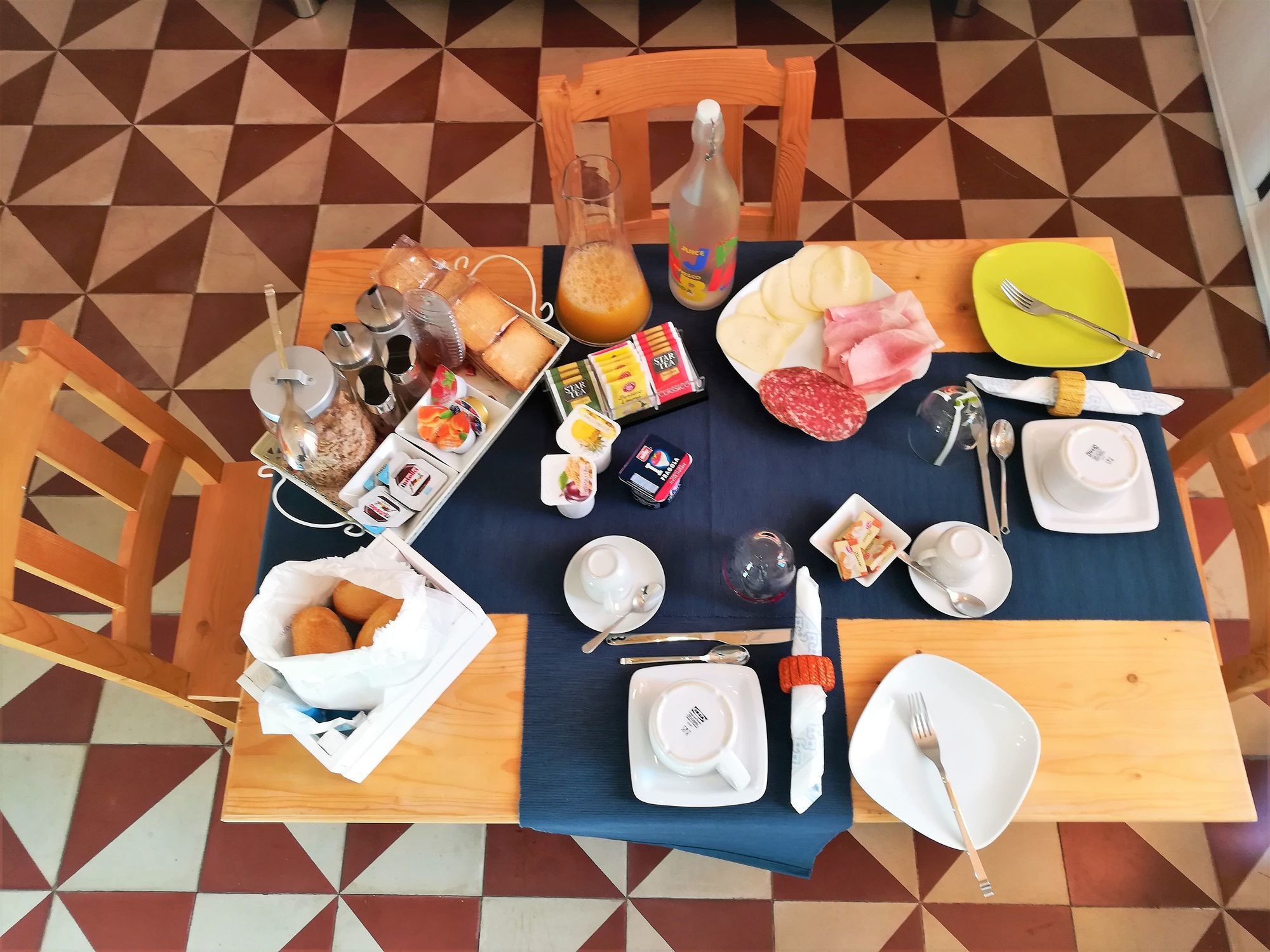 Terra Del Sole Bed & Breakfast Trani Restoran foto