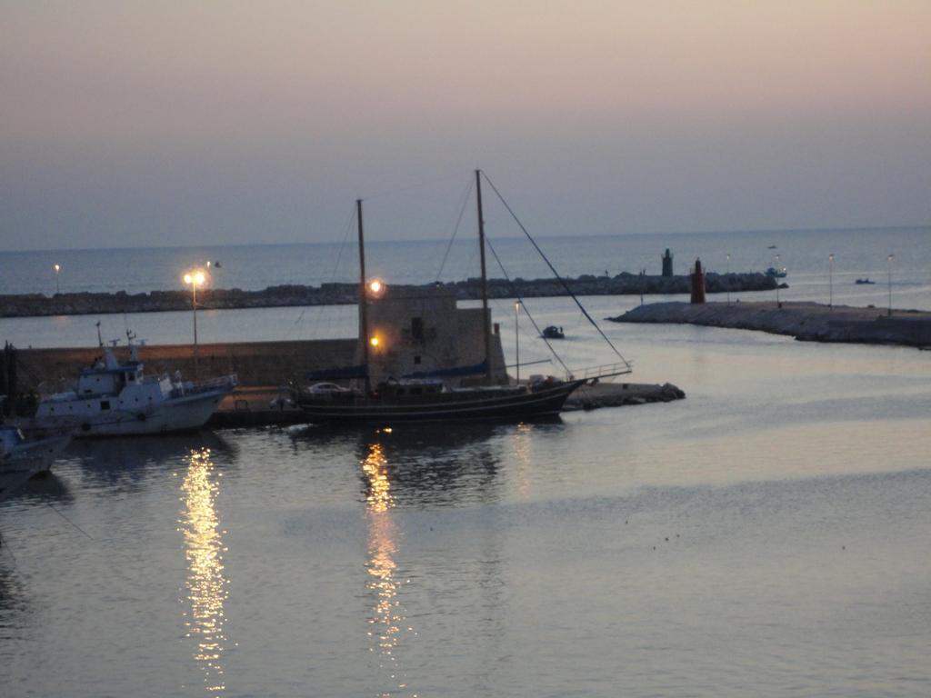 Terra Del Sole Bed & Breakfast Trani Bagian luar foto