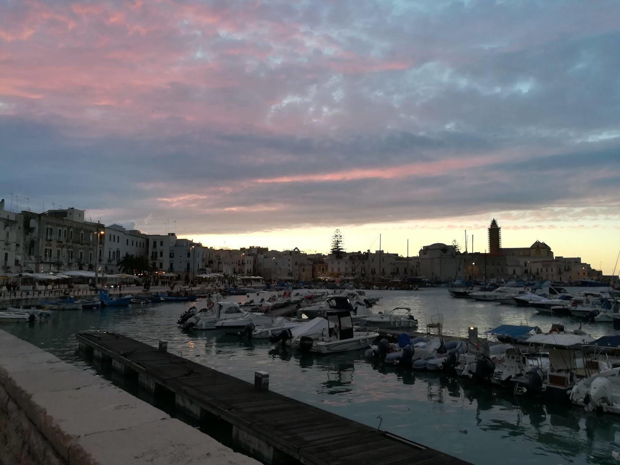 Terra Del Sole Bed & Breakfast Trani Bagian luar foto